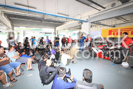 01_101029_00001_RevClubTrackDay