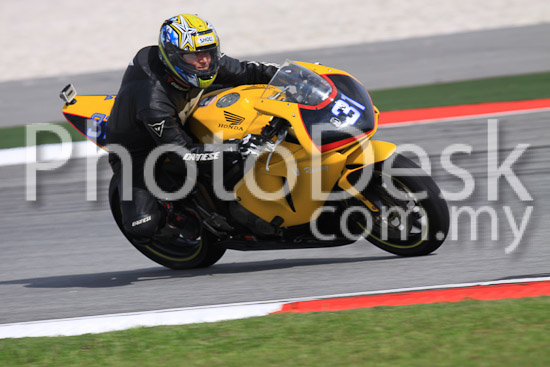 01_101029_00042_RevClubTrackDay