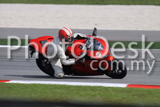 01_101029_00077_RevClubTrackDay