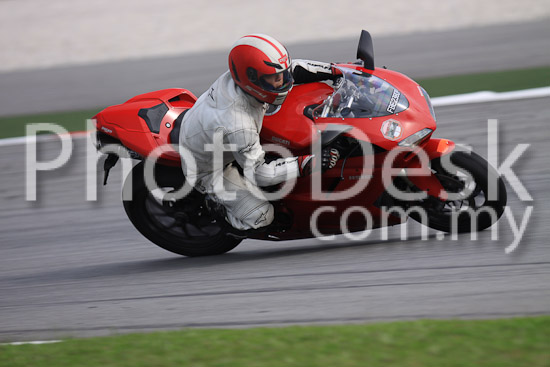 01_101029_00105_RevClubTrackDay