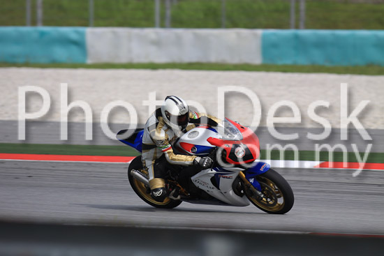 01_101029_00123_RevClubTrackDay