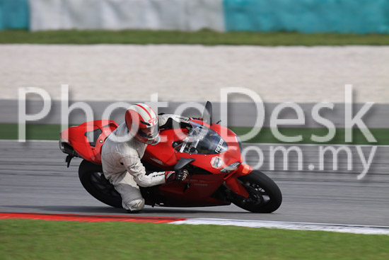 01_101029_00161_RevClubTrackDay