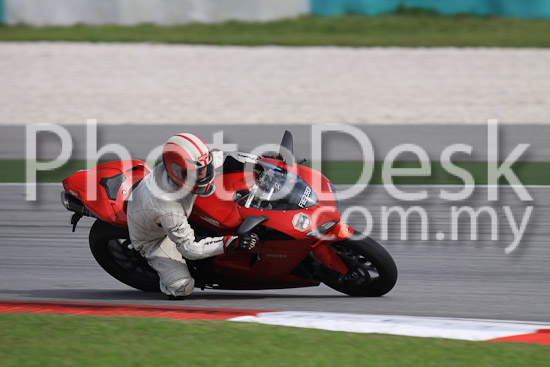 01_101029_00162_RevClubTrackDay