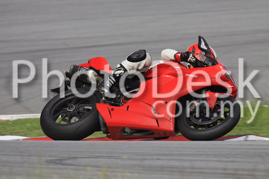 01_101029_00209_RevClubTrackDay