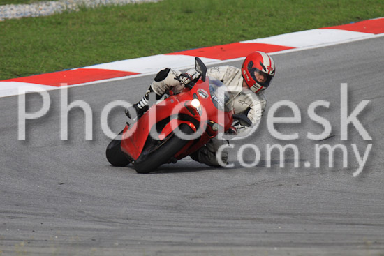 01_101029_00262_RevClubTrackDay