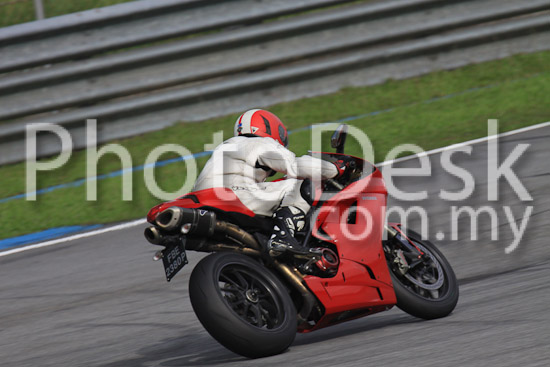 01_101029_00267_RevClubTrackDay