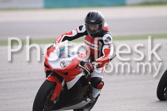 01_101029_00324_RevClubTrackDay