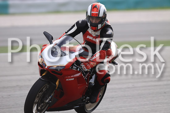 01_101029_00325_RevClubTrackDay