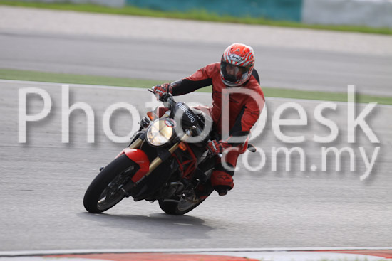 01_101029_00375_RevClubTrackDay