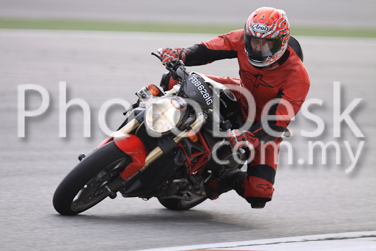 01_101029_00433_RevClubTrackDay