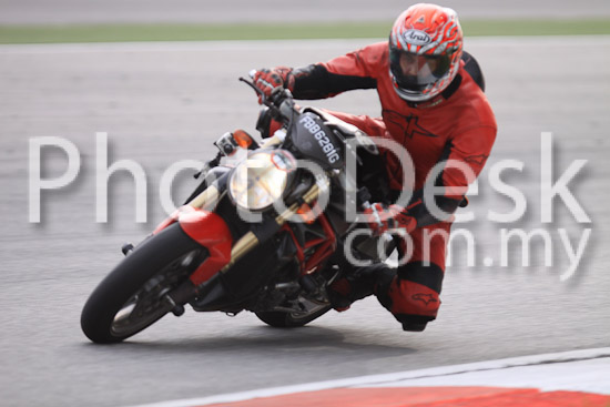 01_101029_00474_RevClubTrackDay