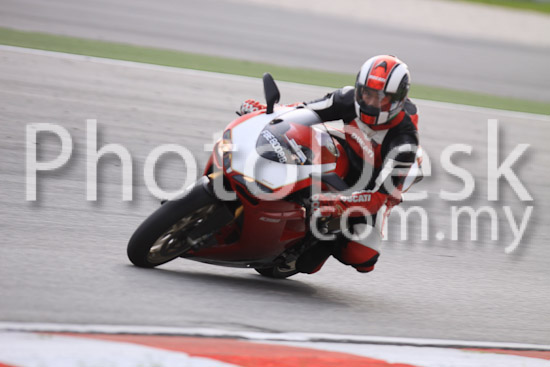 01_101029_00489_RevClubTrackDay