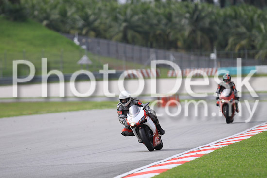 01_101029_00521_RevClubTrackDay