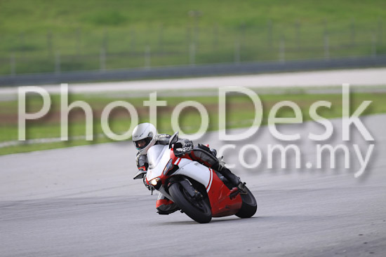 01_101029_00522_RevClubTrackDay