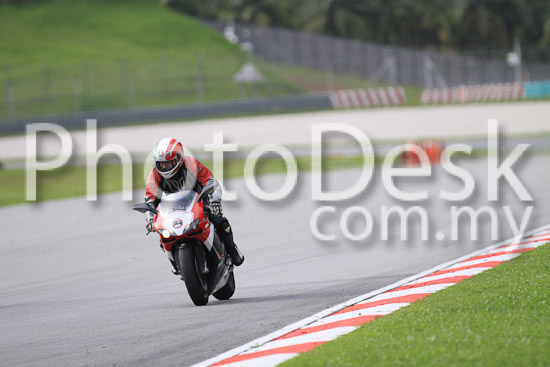 01_101029_00524_RevClubTrackDay