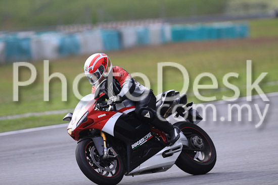 01_101029_00528_RevClubTrackDay