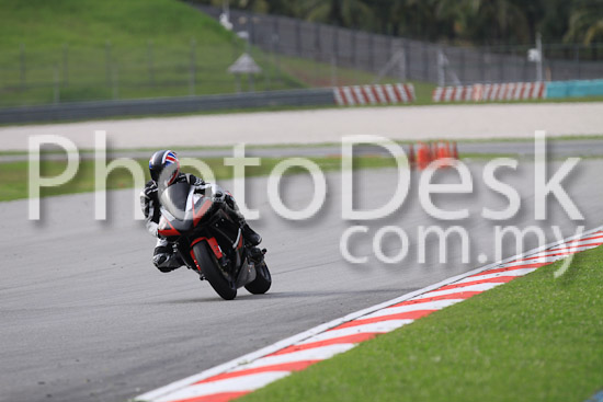 01_101029_00530_RevClubTrackDay