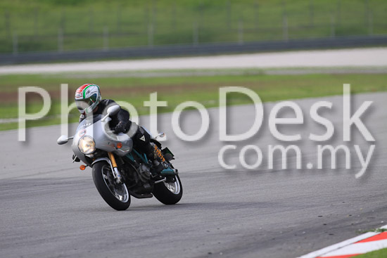 01_101029_00536_RevClubTrackDay