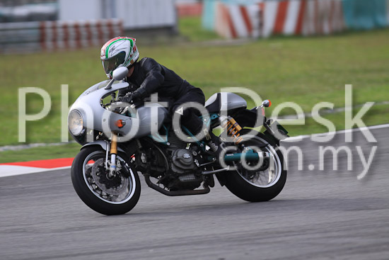 01_101029_00539_RevClubTrackDay