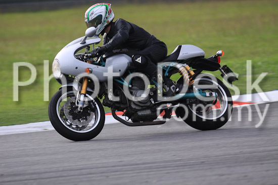 01_101029_00541_RevClubTrackDay