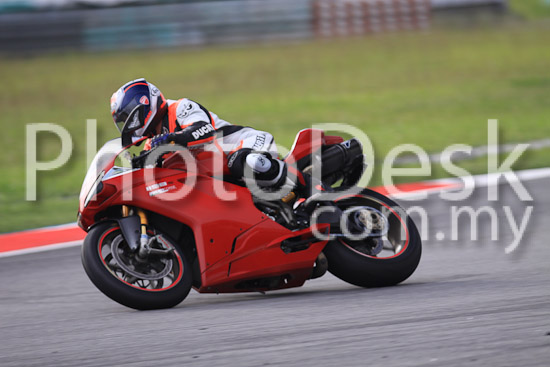 01_101029_00553_RevClubTrackDay