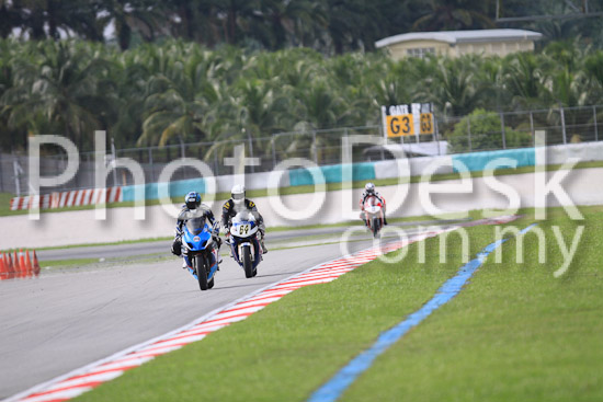 01_101029_00556_RevClubTrackDay