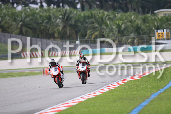 01_101029_00572_RevClubTrackDay