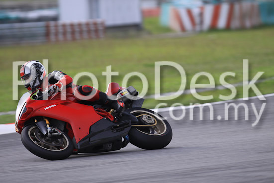 01_101029_00579_RevClubTrackDay