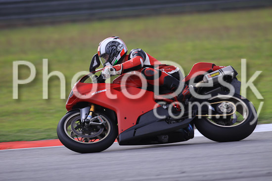 01_101029_00581_RevClubTrackDay