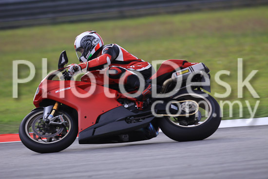 01_101029_00582_RevClubTrackDay