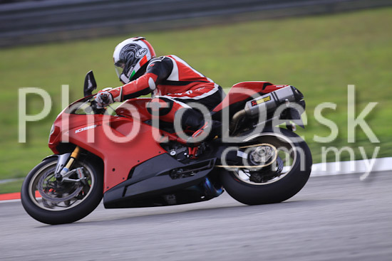 01_101029_00583_RevClubTrackDay
