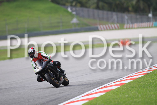 01_101029_00586_RevClubTrackDay