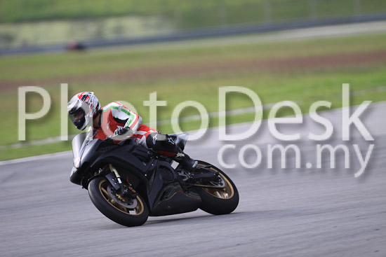 01_101029_00588_RevClubTrackDay