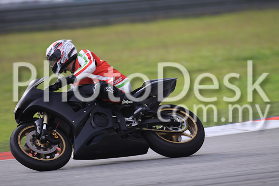 01_101029_00591_RevClubTrackDay