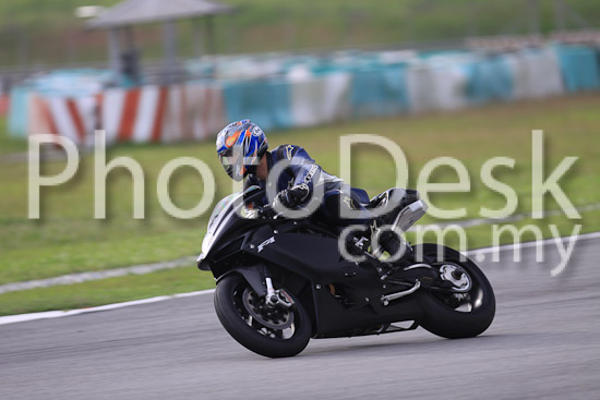 01_101029_00646_RevClubTrackDay