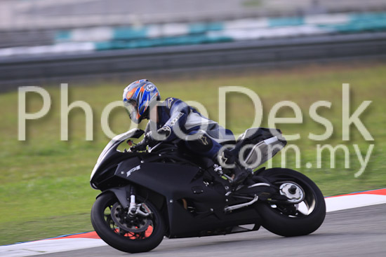 01_101029_00648_RevClubTrackDay