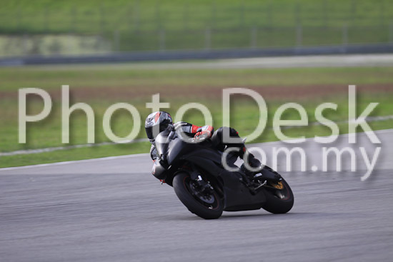 01_101029_00658_RevClubTrackDay