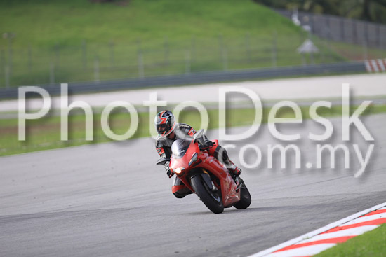 01_101029_00682_RevClubTrackDay