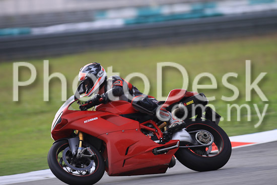 01_101029_00688_RevClubTrackDay