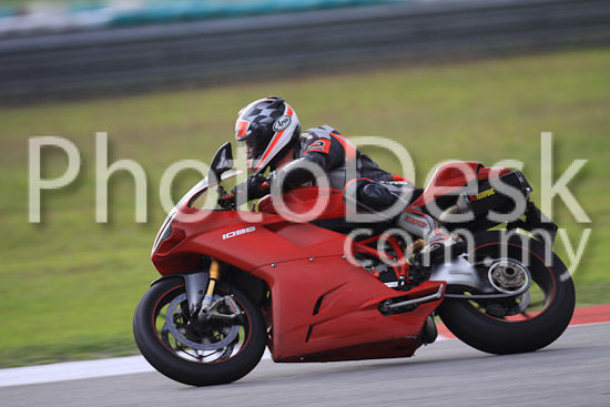 01_101029_00689_RevClubTrackDay