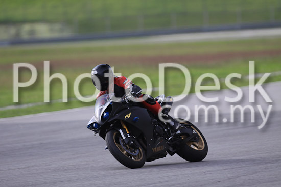 01_101029_00691_RevClubTrackDay