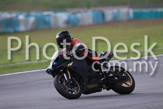 01_101029_00693_RevClubTrackDay