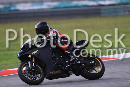 01_101029_00695_RevClubTrackDay