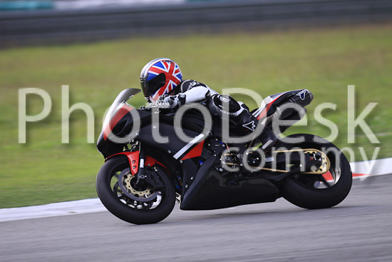 01_101029_00699_RevClubTrackDay