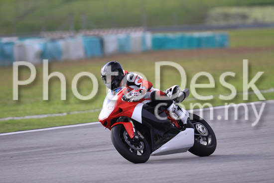01_101029_00715_RevClubTrackDay