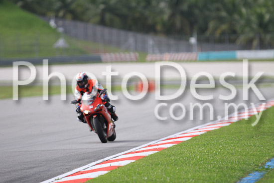 01_101029_00719_RevClubTrackDay