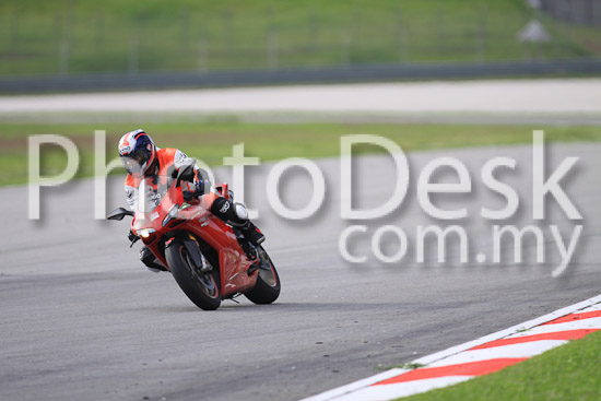 01_101029_00720_RevClubTrackDay