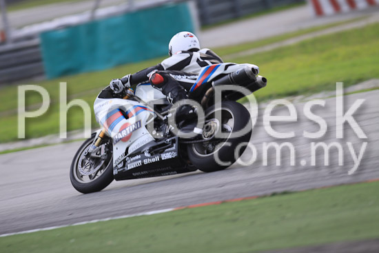 01_101029_00740_RevClubTrackDay