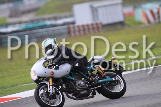 01_101029_00742_RevClubTrackDay