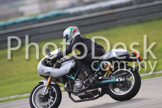 01_101029_00745_RevClubTrackDay